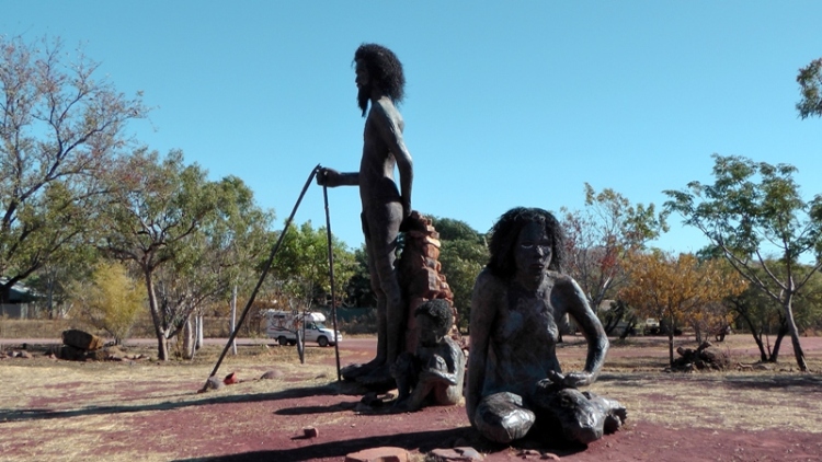 Aboriginal Statuen